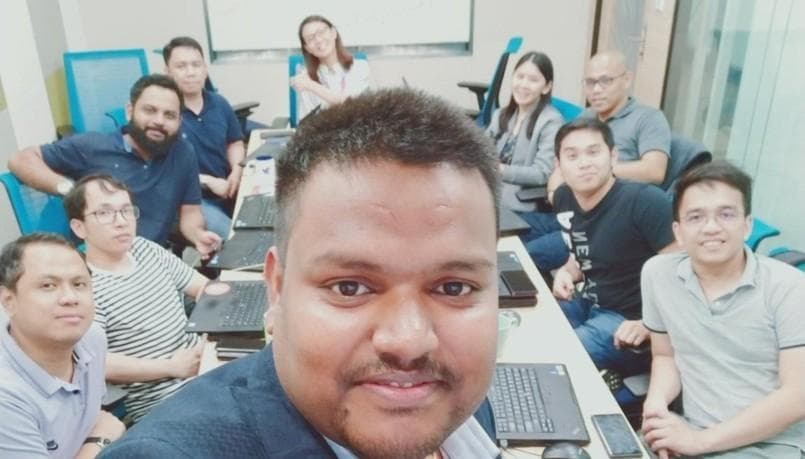 Datamarcos team and learners at an enterprise training session